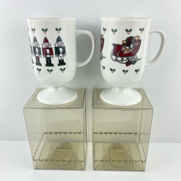 Pedestal Christmas Mug Set Carlton Cards Olde Fashioned Christmas Vintage - Picture 1 of 9